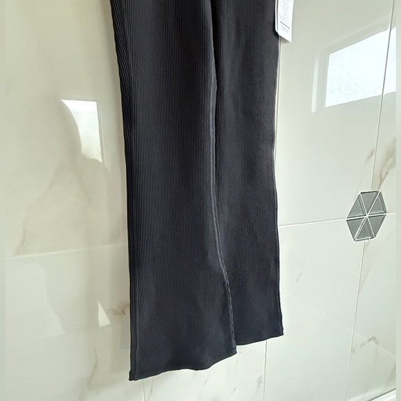 NWT Athleta Elation Flare Leggings *Crop* Flare Pant Ribbed Black Size Small S - Picture 4 of 8